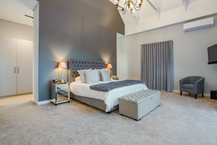 5 Bedroom Property for Sale in Val De Vie Estate Western Cape